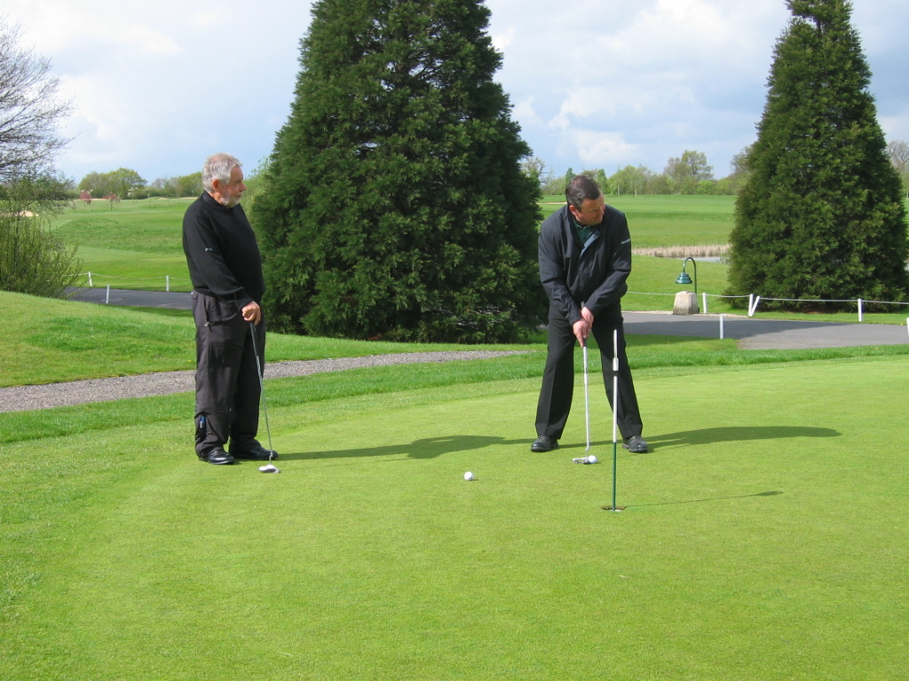 Putting.JPG